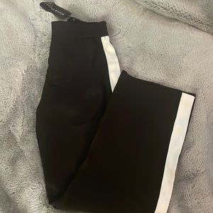 KYLIE & KENDALL flared dress pants 🖤never worn